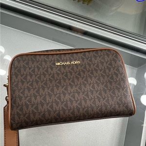 Michael Kors Clutch Jet Set Medium Travel Pouch Wristlet Cosmetic Case